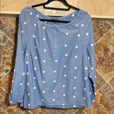 Women’s TALBOTS EMBROIDERED WHITE DAISY CHAMBRAY POPOVER 100% Cotton Size Med