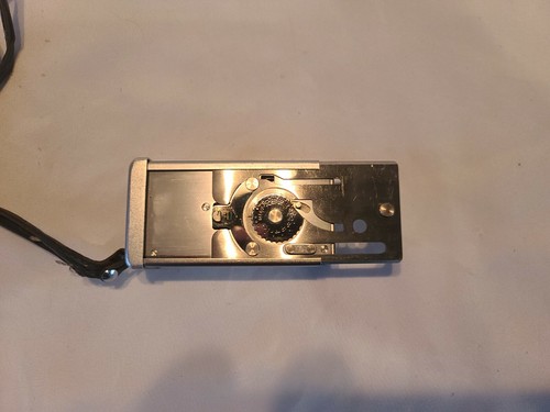 Vintage Minolta 16 Mini Spy Camera Silver Rokkor 1:28, F=22mm Japan in Case - Picture 9 of 9