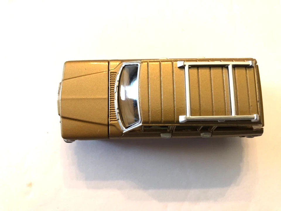 Jeep Wagoneer Gold Tomy Ertl 1981 Johnny Lightning Playing Mantis Foto 3 de 4
