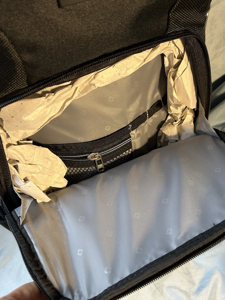Mochila para computadora portátil Samsonite Business negra - Tiene capacidad para computadora portátil de 16” - Nueva sin etiquetas Foto 4 de 4