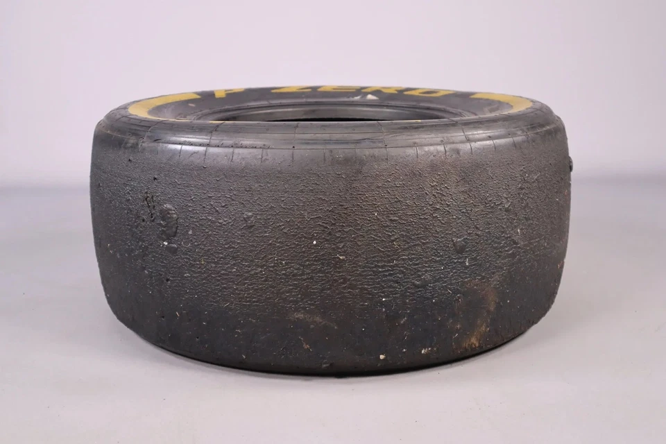 Formel 1 Reifen Pirelli P Zero gelb / yellow Soft 245/660-13 - Image 3 of 4