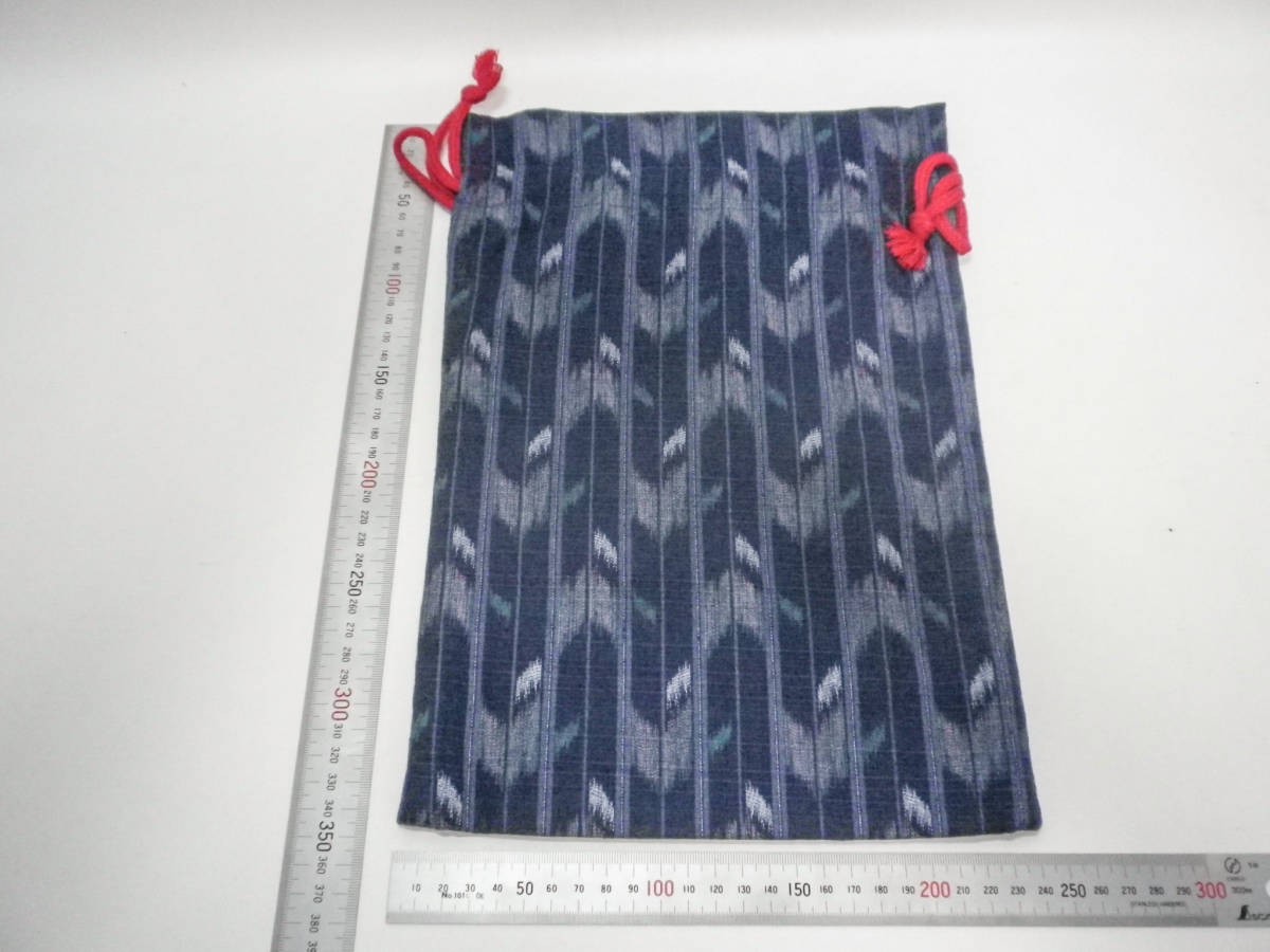 "Hot spring drawstring pouch - Kasuri pattern blu… - image 4