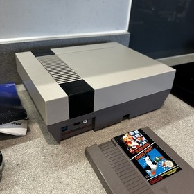 Nintendo NES Entertainment System Video Game Console Action Set - Fully Working