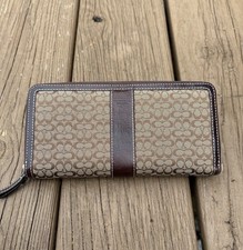 Classic Coach Wallet - Signature C Fabric With Brown Leather Trim - PreLoved