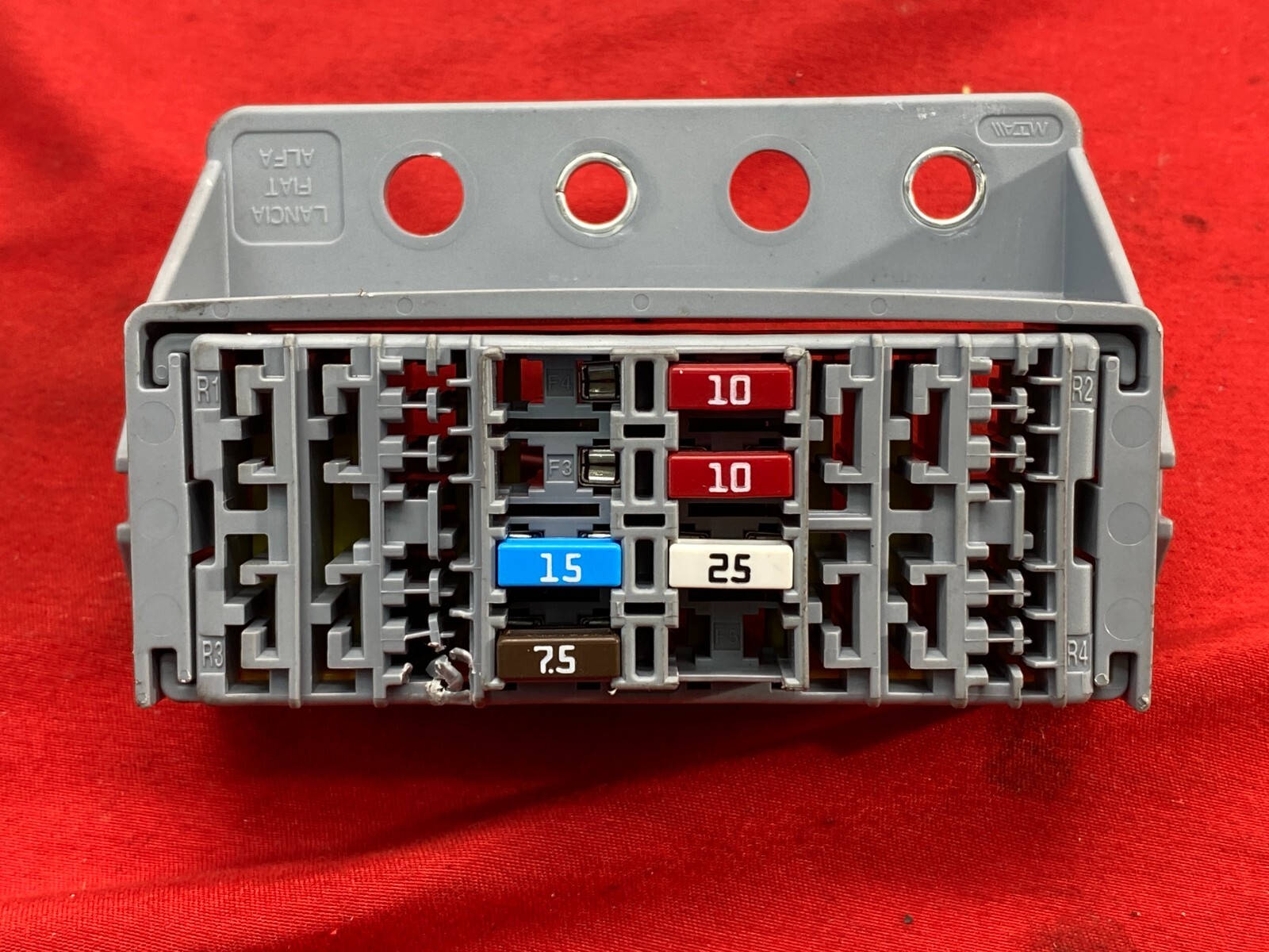 14-21 Maserati Quattroporte Ghibli Fuse Relay Junction Box Control Module OEM
