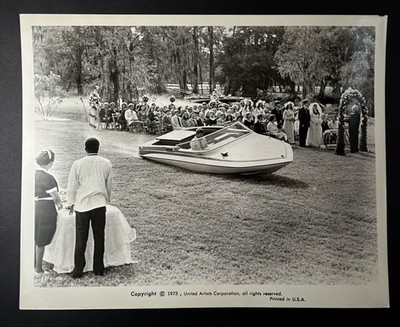 LIVE AND LET DIE ROGER MOORE JAMES BOND SPEED BOAT WEDDING ORIGINAL 8X10 PHOTO