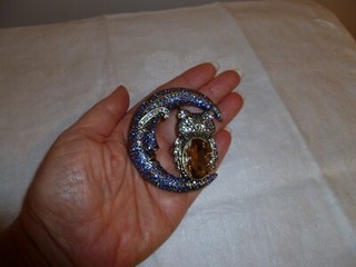 Signed Heidi Daus "Harvest Moon" Owl Brooch Pin Fall Halloween