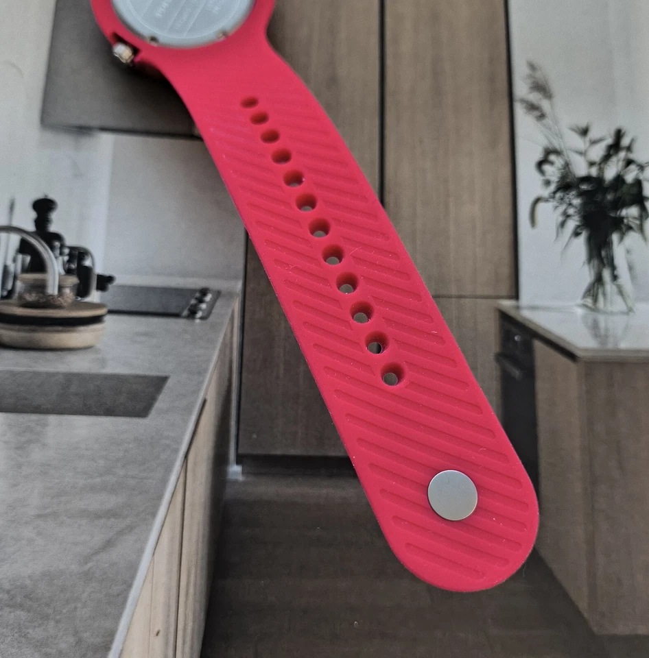 Pink Converse VR001 Watch for parts or repair - Image 4 of 4