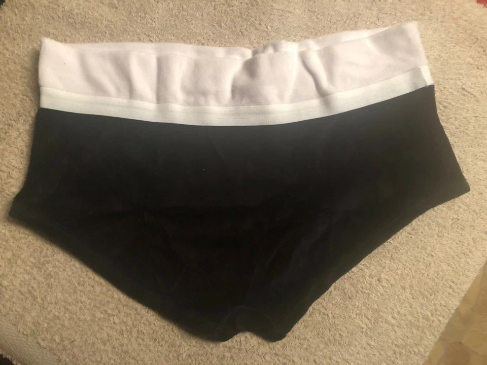 Bench. Panty schwarz/weiss NEU/OVP aus Nicki mit breitem Bund zum umschlagen - Bild 3 von 3