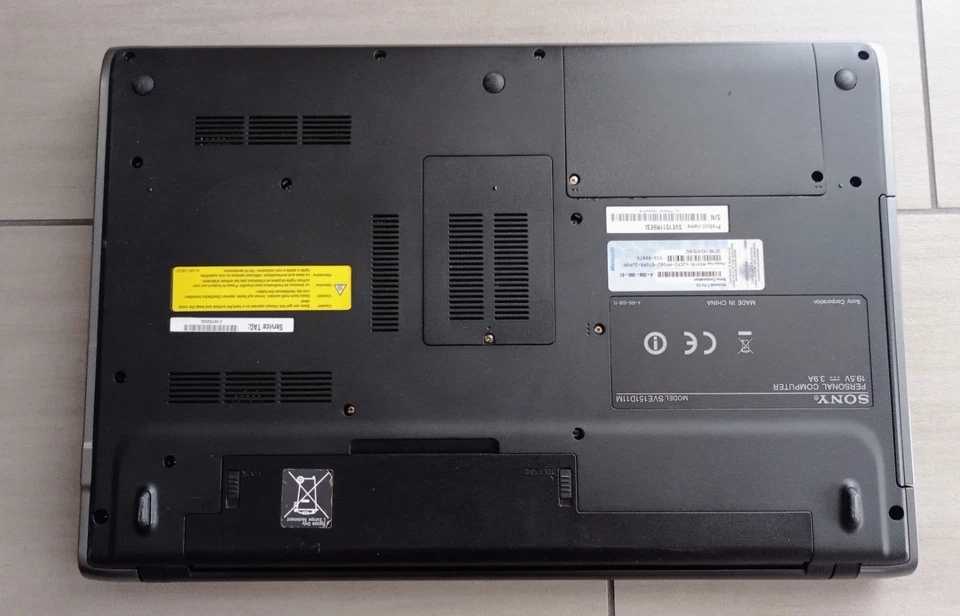 Sony VAIO 15.5" Windows 11 / 256GB SSD / Pentium 2020M / 8GB RAM - Bild 4 von 4