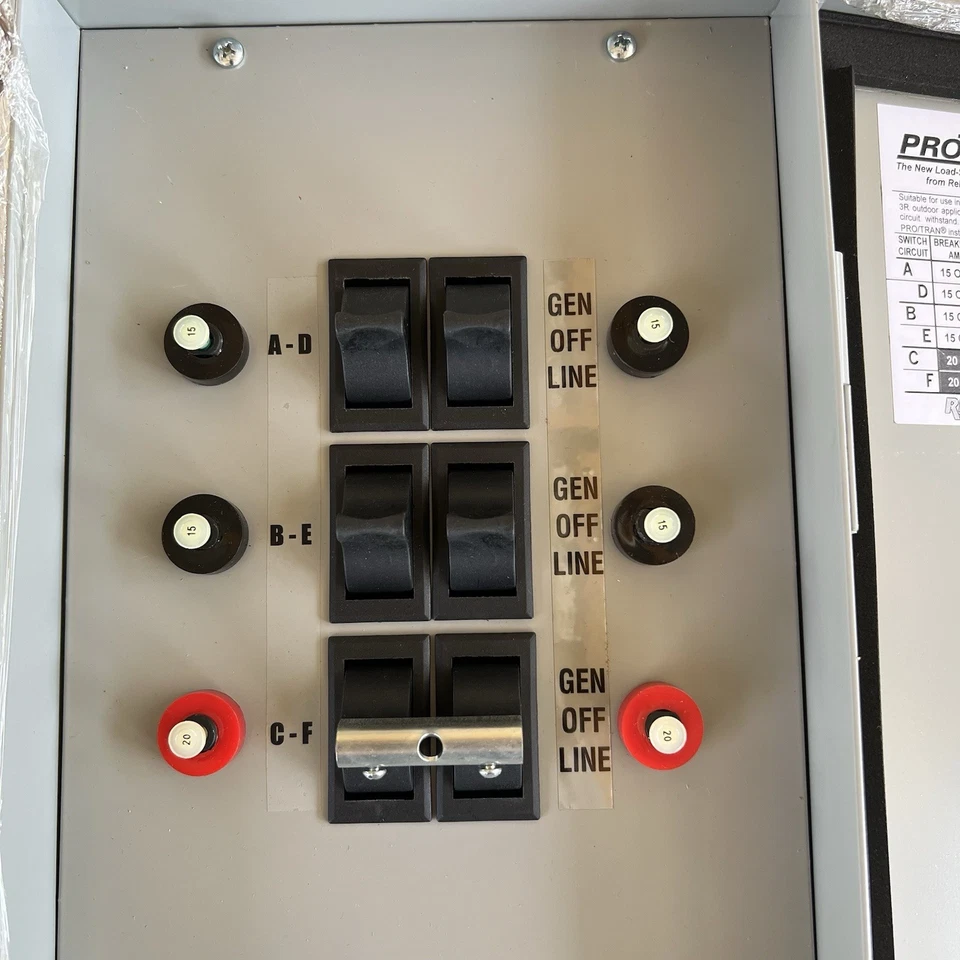 Reliance - Interruptor de transferencia manual exterior de 6 circuitos 30 amperios para generador Foto 3 de 4