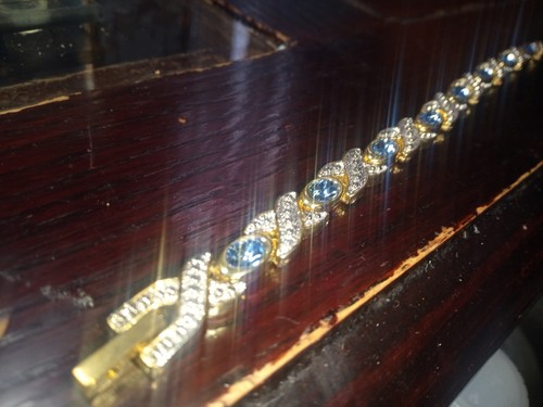 NICE LADIES THERUPRATIC GOLD TONE CZ BRACELET WITH RARE EARTH MAGNETS,NEW - Picture 2 of 4
