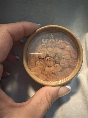 ESSENCE - COFFEE TO GLOW HIGHLIGHTER BEANS - 01 MEANT TO BEAN TOGETHER - SEALED - Image 1 of 2