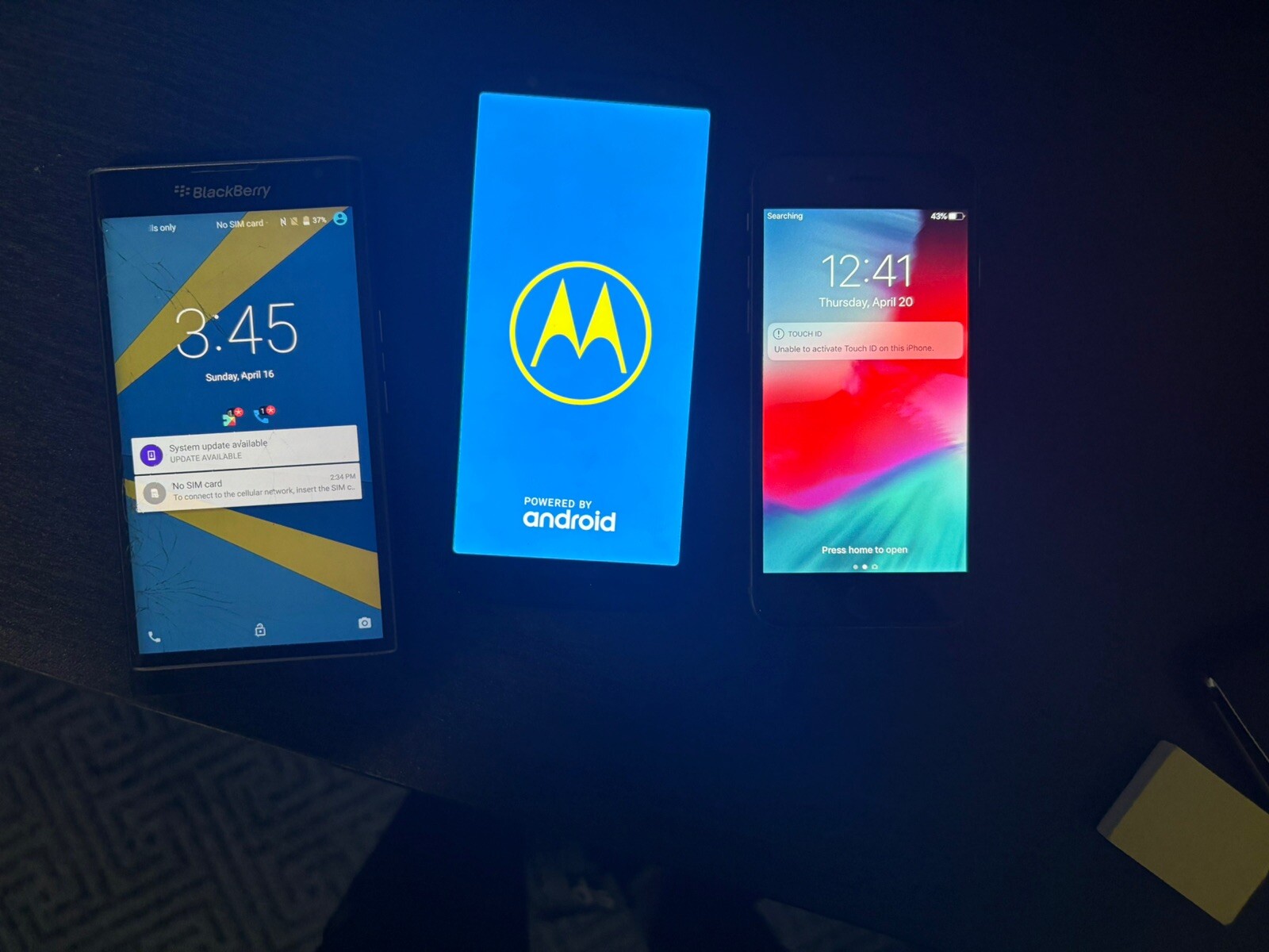 3 Working Phones Iphone6 64gb/Blackberry Passport 32gb/Moto G6 XT1925 READ DESCR