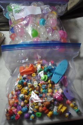 Squinkies ?????   & Bubbles 150 plus a few little accessories.    READ CAREFULLY