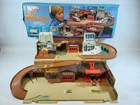 Vintage 1980 Hot Wheels Mattel City Sto & Go Playset in Original Box Missing Leg