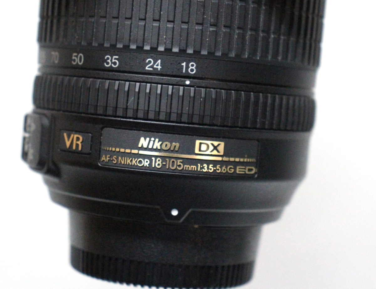 Nikon AF-S DX NIKKOR 18-105mm f/3.5-5.6 G ED VR Lens with filter