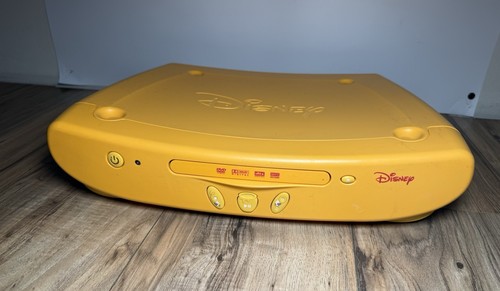 Vtg Disney Winnie The Pooh Dvd Player *For Parts Repair * Powers On Won’t Open