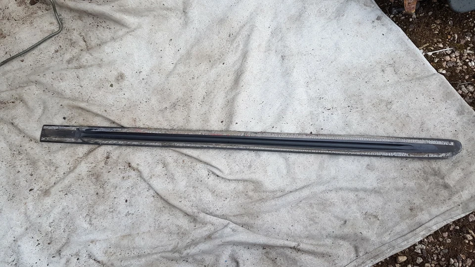 Mazda 323 f 323f 1995 - 1998 Puerta trasera derecha Moldeo Cubierta Protección Foto 4 de 4