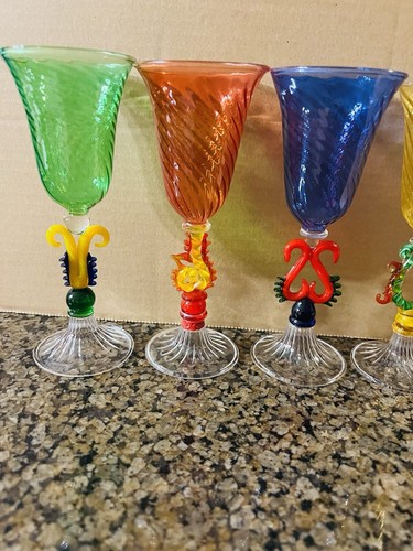 Venetian Art Glass Cordial Liqueur Drinking Glass Set of 4 With Lampworked Stem - Picture 2 of 4