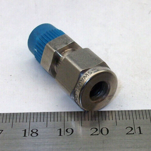 Swagelok SS-400-1-2 Rohrverschraubung - Stecker Stecker - 1/4"" Rohr OD x 1/8"" Stecker NPT - Bild 1 von 6