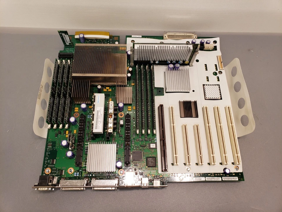 IBM 80P6949 System Backplane Motherboard 2GB RAM POWER5+ Processor 9406-520 i5 - Image 2 of 4