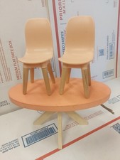 Mesa de comedor y sillas de madera para casa de muñecas KidKraft mesa de madera rosa
