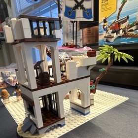 LEGO Pirates Soldiers Fort 70412 Complete Set Box Manual Minifigures 234 Pieces