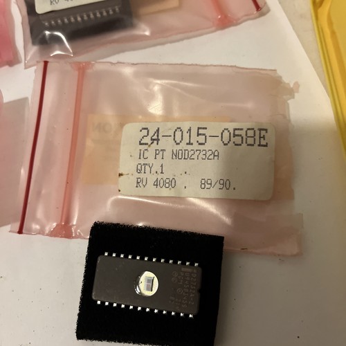IC's x 6 assorted electronic chips - as pic (A56) job lot EPROM 2732 2716 retro - Afbeelding 2 van 6