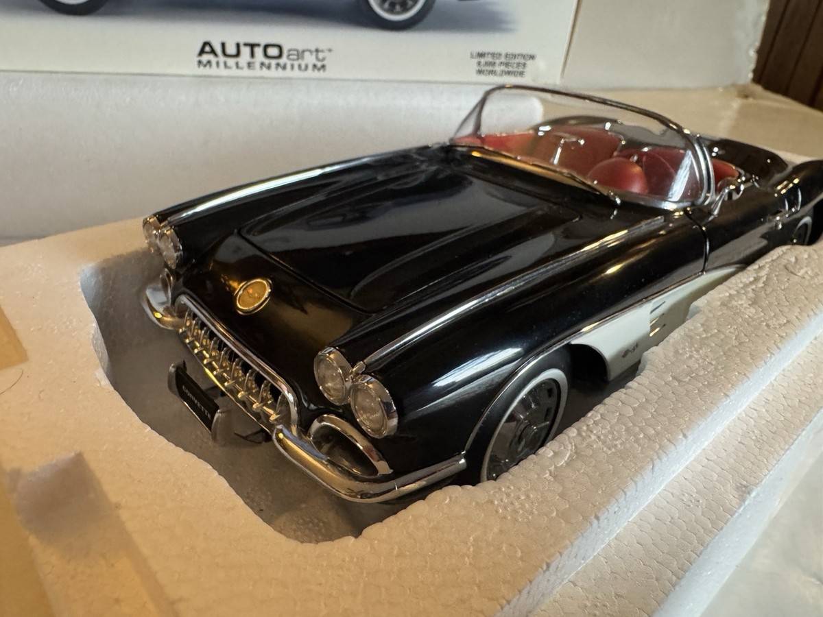 AUTOart Millenium 1:18 scale 1959 Chevy Corvette Sports Car