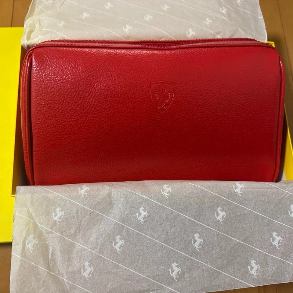 Second bag, red leather, manufactured by Schedoni, the official Ferrari brand - Image 2 of 4