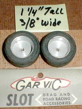  1 Pr Deep Smooth Rear Wheels Tires Gar-Vic 5:40 thread 1/8" axles slot car NOS