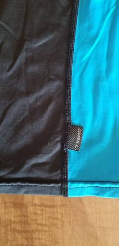 O'NEILL Skins 6 Oz. 50+ UV Small Blue Black LS Long Sleeve Rashguard EUC Free Sh - Picture 5 of 10