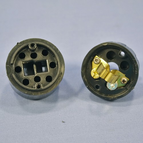 Do It Best Straight Blade Plug Connector Non-Grounding NEMA 1-15 15A 125V 521288 - Picture 3 of 5