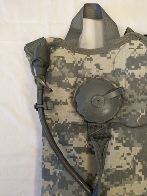 US Army Molle II Hydration System Carrier ACU Camelback Hydromax