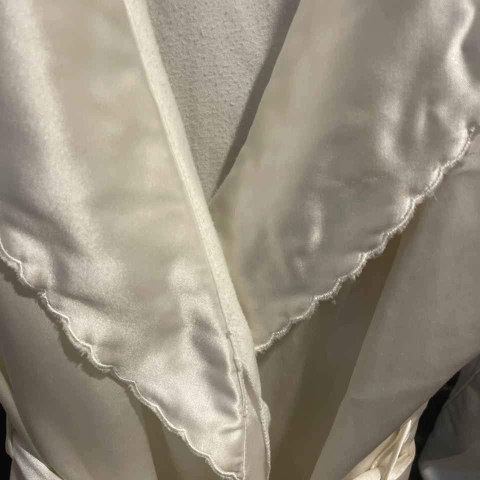 Bata Barbizon Mujer Vintage Talla Mediana Rosa Repujado Satén Cinturón Bolsillos Retro Foto 4 de 4