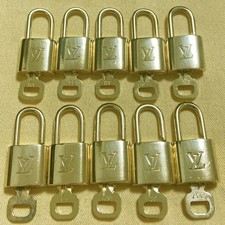 LOUIS VUITTON LV 10 SET PADLOCK KEY CHARM CADENA GOLD-PLATED FRANCE 37PDA300