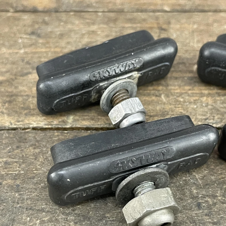 Juego de 4 zapatas de freno BMX Skyway Tuff Pads negras de colección 75 g Foto 2 de 4