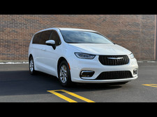 2023 Chrysler Pacifica Touring