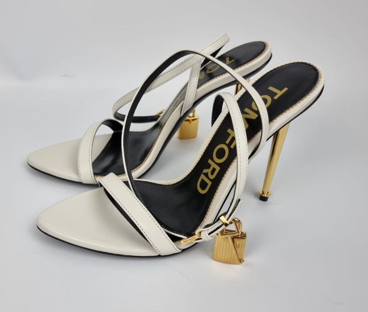【関税&送料込】Tom Ford Padlock Pointy Sandals In Smooth Le SHINY LEATHER PADLOCK POINTY NAKED SANDAL | Tom Ford Fashion