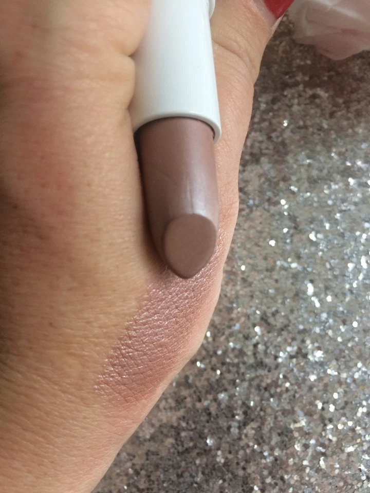 ELYSAMBRE BIO ROUGE A LEVRES MAT 102 nude a L HUILE DE RICCIN NEUF - Photo 1/1