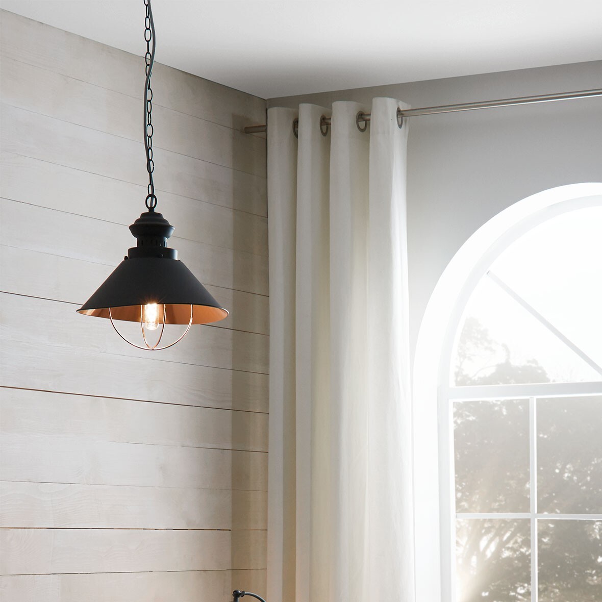 Lampada Vintage Grigia in Metallo - Must-Have Arredo Industrial 2026