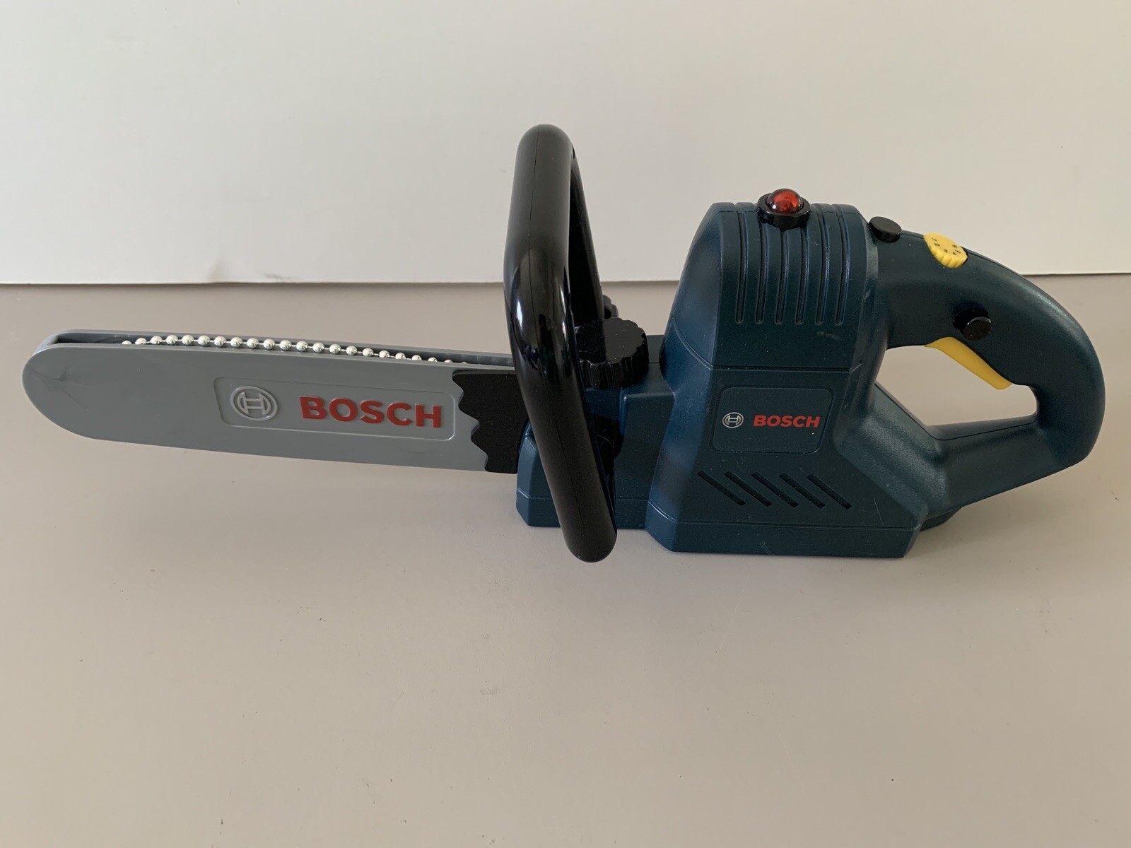 bosch toy chainsaw set