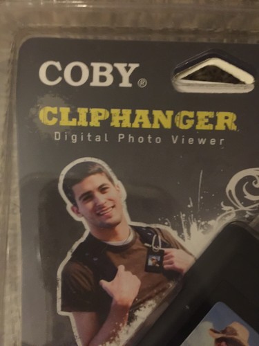 Coby Cliphanger Digital Photo Viewer DP-152 60 Photos USB Port Key Chain - Picture 4 of 8