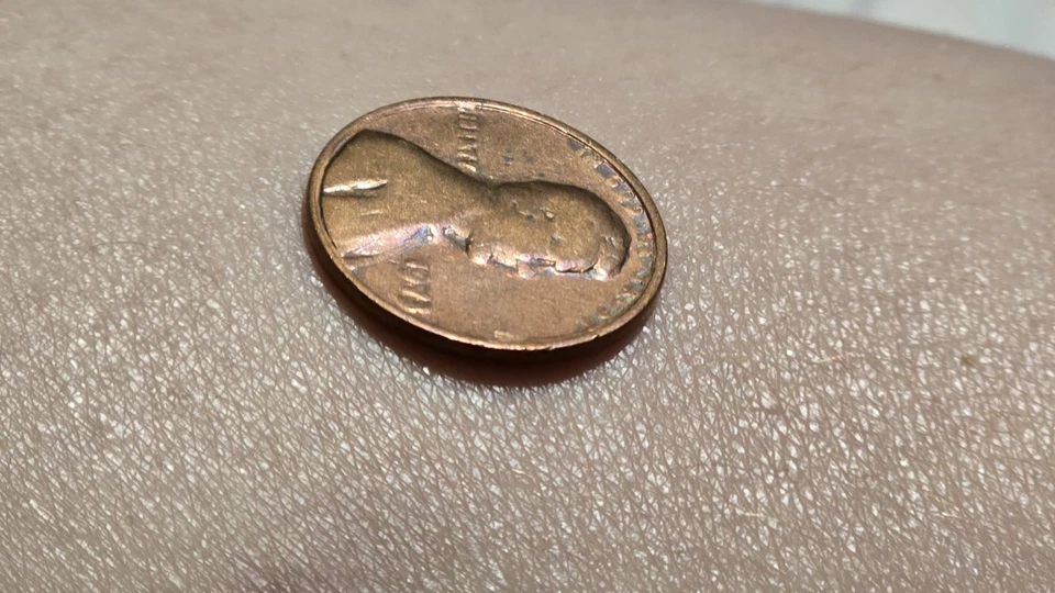 👀 1973 NO Mint Lincoln Copper Memorial Penny Striking ERROR! 👀 - Image 3 of 4