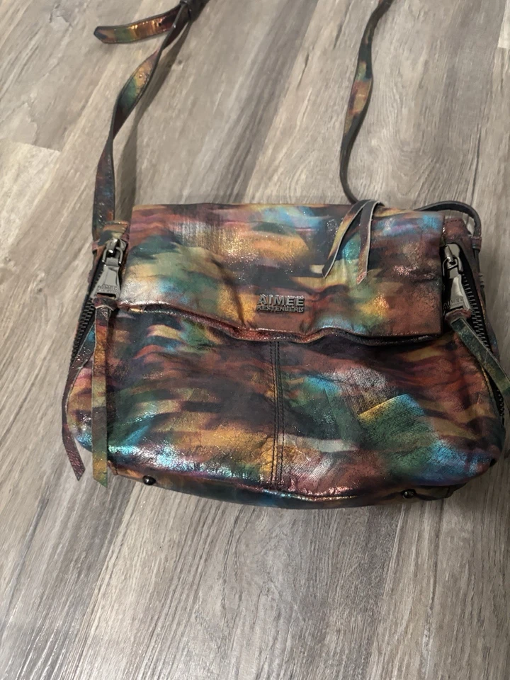 Bolso Bandolera AIMEE KESTENBERG Brillo Metálico Tie Dye Cuero Pistola Herrajes de Metal Foto 4 de 4