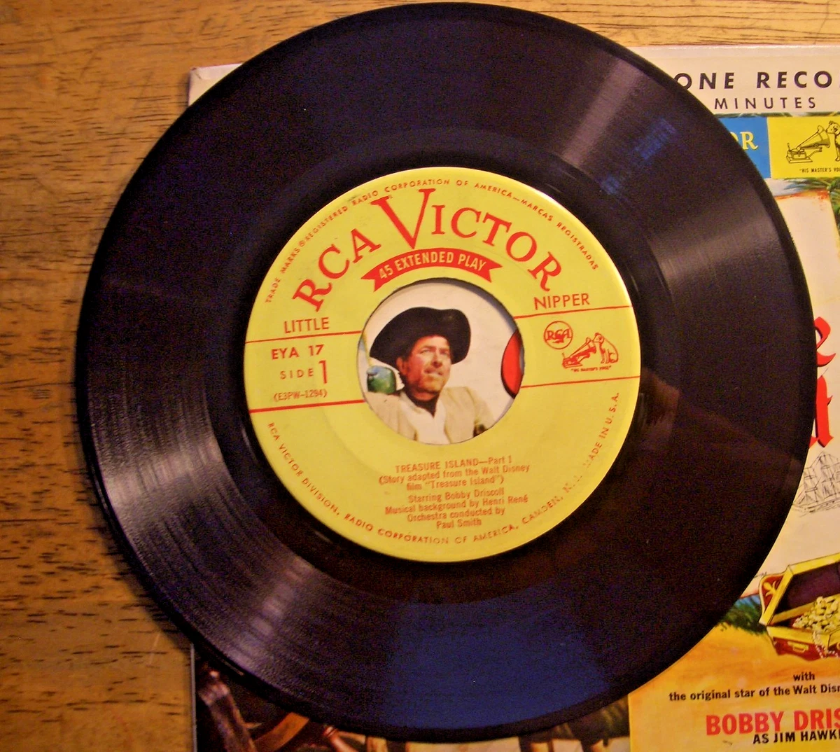 TREASURE ISLAND ~ BOBBY DRISCOLL  ~ 1950 ~ 45 RPM EP ~ RECORD NM  COVER NM