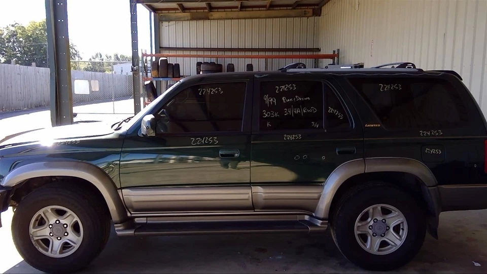 (LOCAL PICKUP ONLY) Rear Bumper Limited With Flares Fits 99-02 4 RUNNER 1177631 Foto 4 de 4