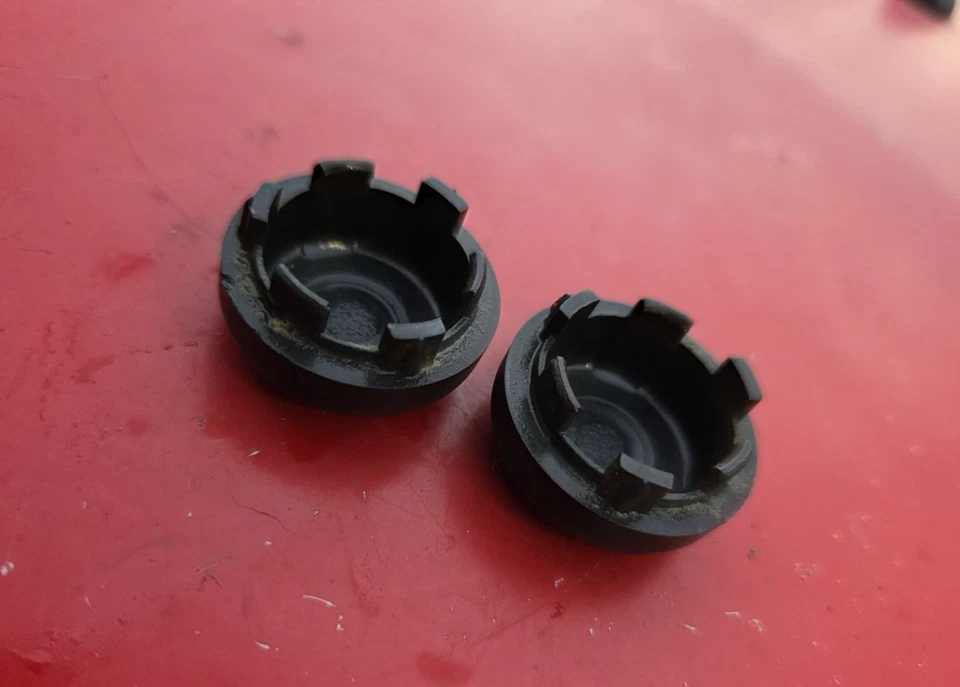 1998-2002 Isuzu Trooper OEM limpador de para-brisa braço base tampa tampas/par - Imagem 3 de 3