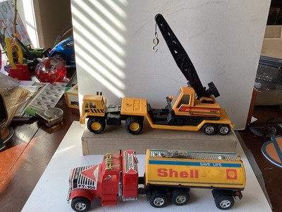 Vintage Remco Toys Trailer with crane FT 108 Freightliner cab truck Shell oil